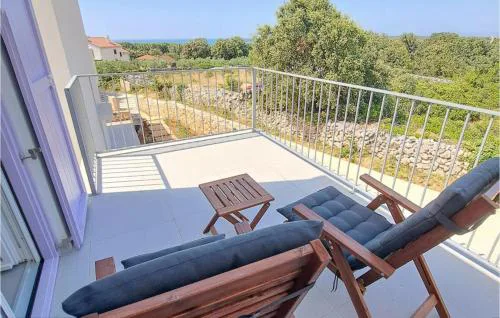 2 Bedroom Gorgeous Apartment In Olib