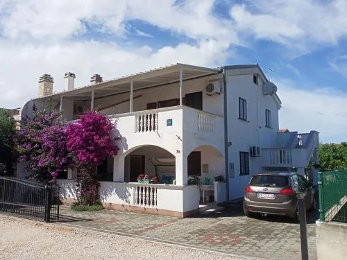 Apartments with parking space Drage, Biograd - 17392