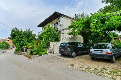 Apartments with parking space Pakostane, Biograd - 18981
