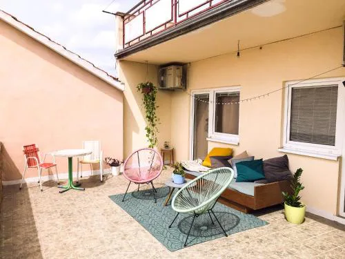 Lukenda Rooms - Cozy Double Rooms with Shared Kitchen & Terrace