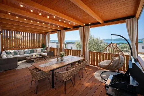 Rose Diamond Villa - cosy, large, family mobile home, free wifi and parking