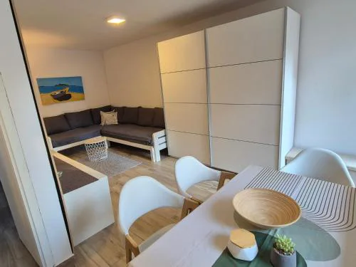 Small guest House Punta Pakoštane