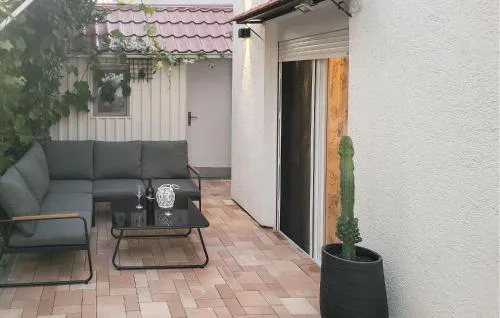 Stunning Apartment In Pakostane