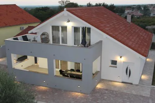 Vila Jela Poličnik