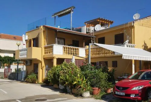 Apartmani More