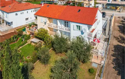 Apartment Nikice Gundica Vi