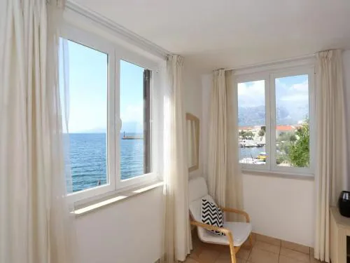 Beachfront Apartments Tamarix - Superior One Bedroom Apartment Grand 5