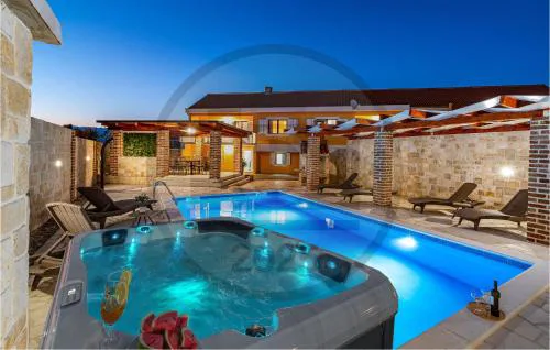 3 Bedroom Gorgeous Home In Pridraga
