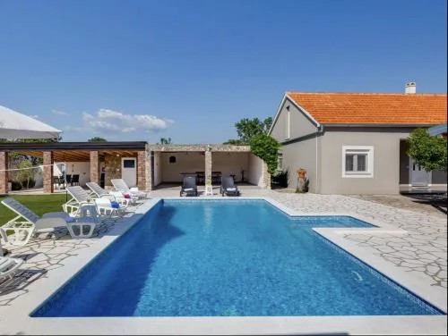 Branka Holiday Home