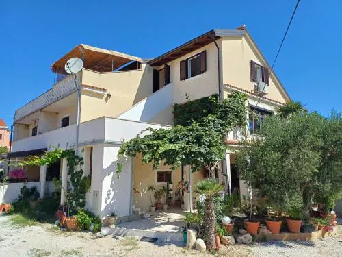 Apartmani Saška 2