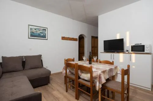 Apartment in Privlaka with sea view, balcony, air conditioning, WiFi 3598-2