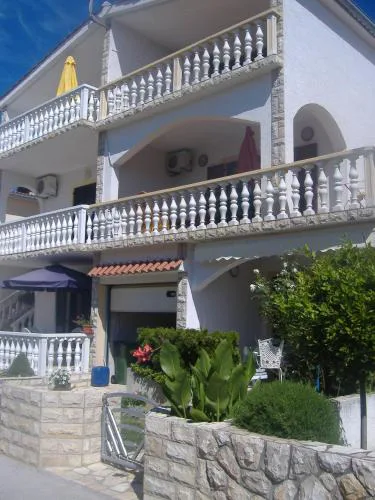 Apartments by the sea Privlaka, Zadar - 22380