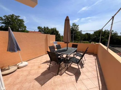 Apartments Julieta with balcony and grill - by TA Leut Agency