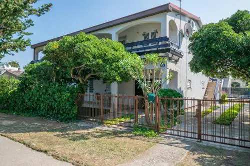 Apartments Mira