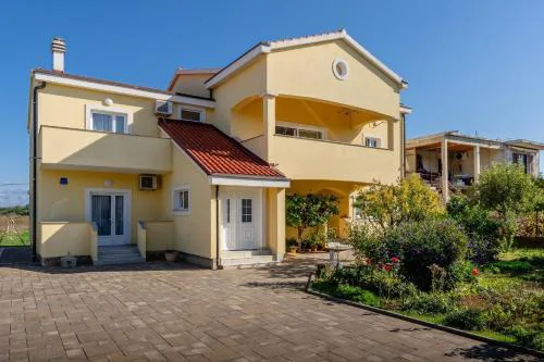 Apartments with parking space Privlaka, Zadar - 23587