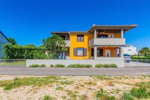 Apartments with parking space Privlaka, Zadar - 24611
