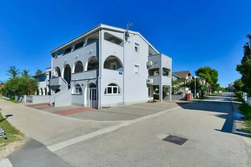 Apartments with parking space Sabunike, Zadar - 19430