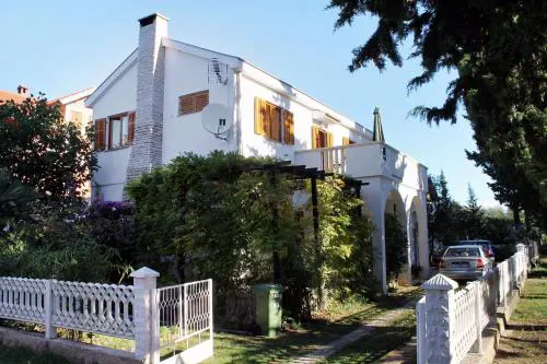 Apartments with parking space Sabunike, Zadar - 5745