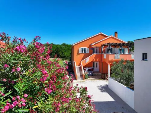 CROWONDER Sunset Apartments with Amazing View!!!