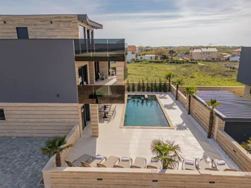 CROWONDER Villa Travera 3 with Heated Swimming Pool - CROWONDER LUXURY RENT