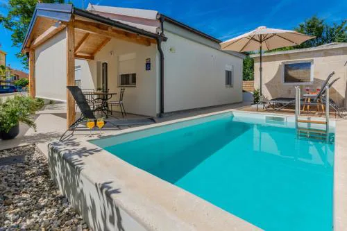 Family friendly house with a swimming pool Privlaka, Zadar - 23516