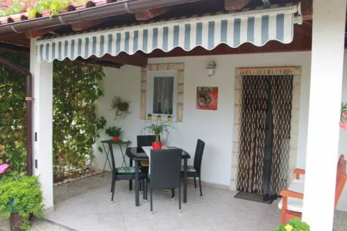 Ferienwohnung in Sabunike mit Terrasse, Klimaanlage, W-LAN (231-2)