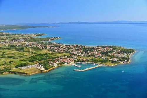 Holiday apartment in Privlaka with sea view, balcony, air conditioning, WiFi 3598-4