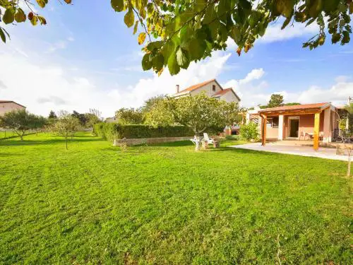 Holiday Home Lorenzo by Interhome