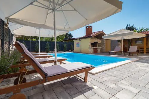 Spacious Villa Malina with pool - by TA Leut Agency