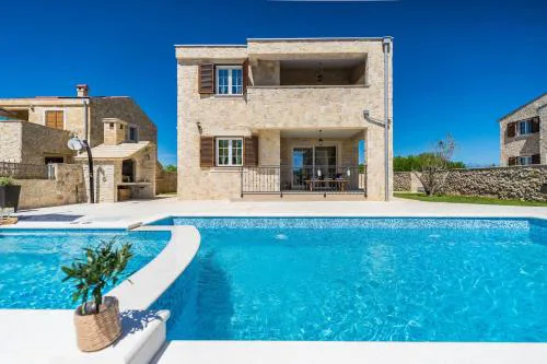 Stone vila with heated pool, near sandy beach - by Traveler tourist agency ID 2373 br 2
