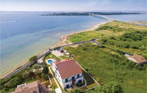 Two-Bedroom Apartment In Privlaka