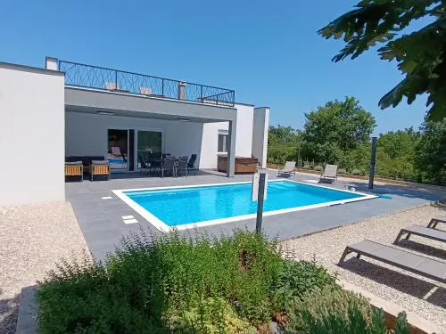 Villa Tempest with Private Pool and Jacuzzi