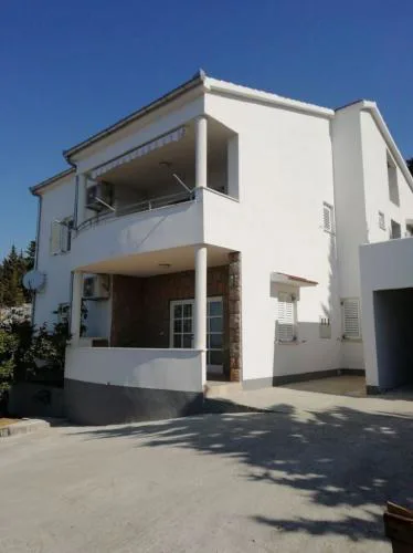 Apartment Ante
