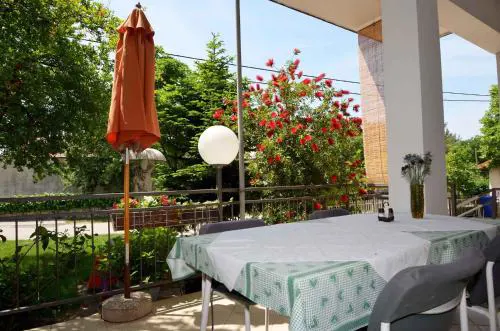 Apartments in Starigrad-Paklenica 6819