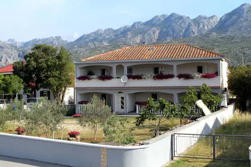 Apartments with parking space Seline, Paklenica - 6603