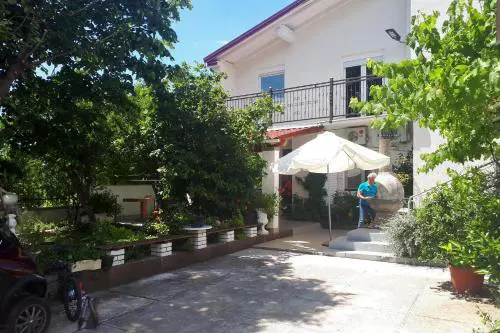 Apartments with parking space Starigrad, Paklenica - 11848
