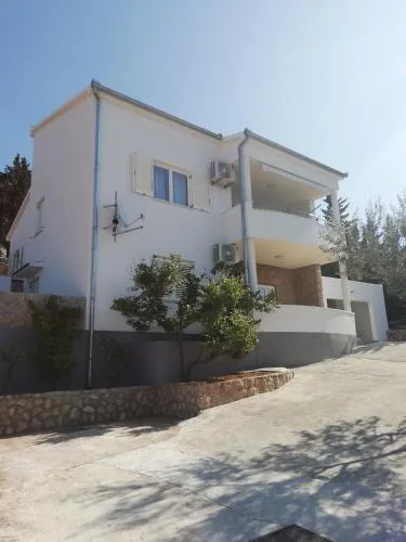 Apartments with parking space Starigrad, Paklenica - 12939