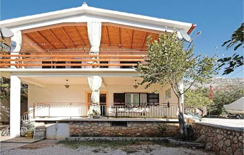Beautiful Apartment In Starigrad