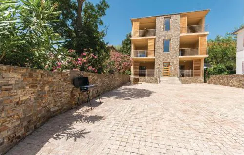 Cozy Apartment In Starigrad Paklenica
