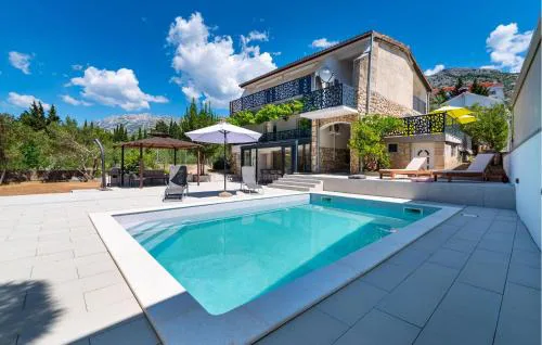 Cozy Home In Starigrad Paklenica