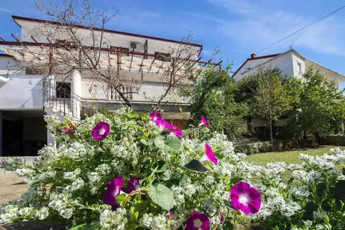Cozy Starigrad Apartment for 4