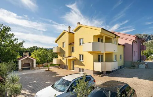 Gorgeous Apartment In Starigrad
