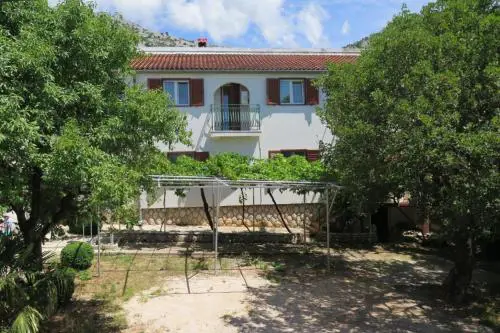 Lilium Apartments