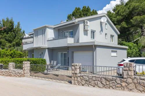Sea & Stone Apartment No 2 in Starigrad
