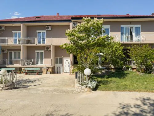 Tinka, Apartment No 1