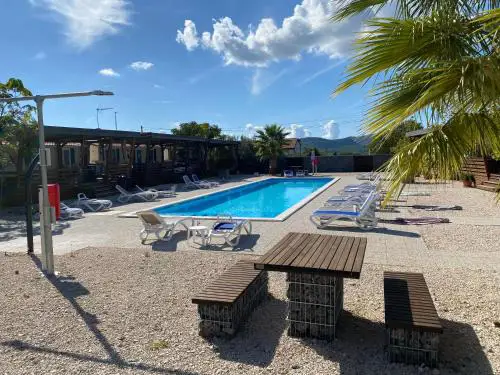 Chalet-Mobilehome mit Pool