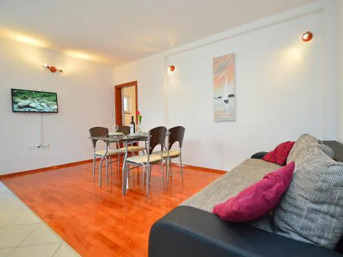 Apartment Ante-2 by Interhome