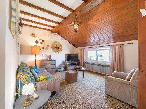 Apartment in Brodarica near Beach