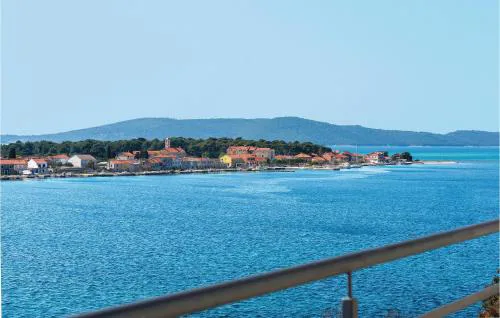 Two-Bedroom Apartment In Brodarica