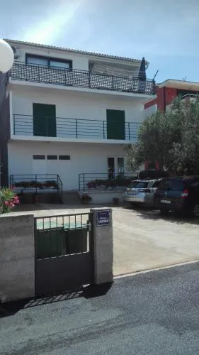 Apartment in Brodarica with sea view, balcony, air conditioning, WiFi (4731-5)